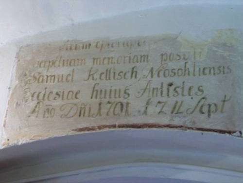 Latin nyelv� t�bla.